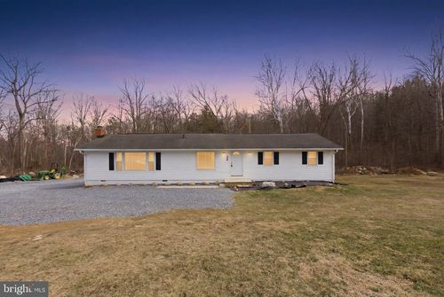 5002 E Point Rd, ELKTON, VA, 22827-2427 | Card Image