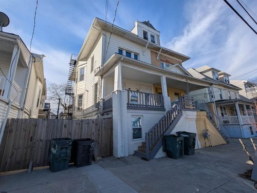 16 N Iowa Ave, Atlantic City, NJ, 08401-3837 | Card Image