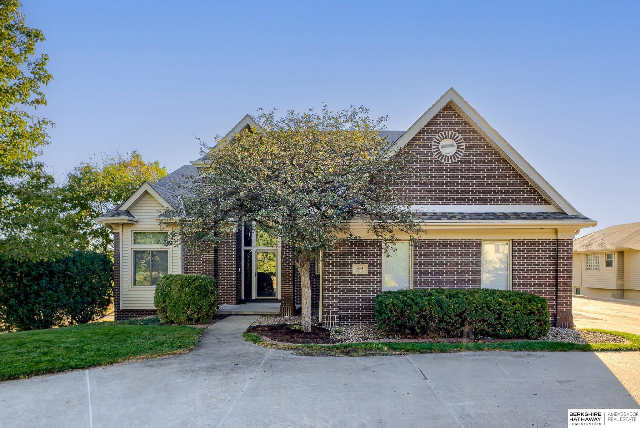 Bailey Dr, Papillion, NE 68046