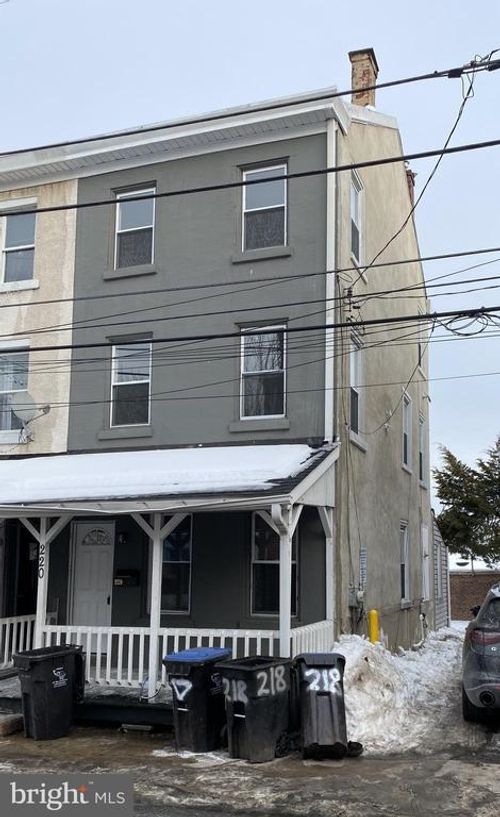 220 Pearl St, NORRISTOWN, PA, 19401-4621 | Card Image