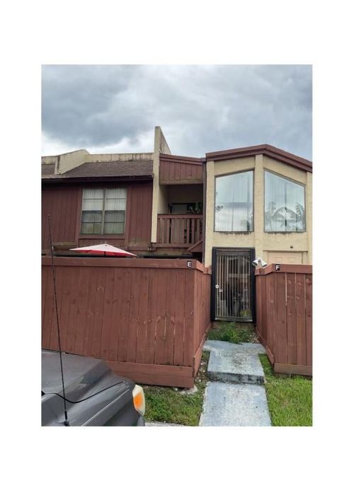e33-6977 Sw 115th Pl, Miami, FL, 33173-1806 | Card Image