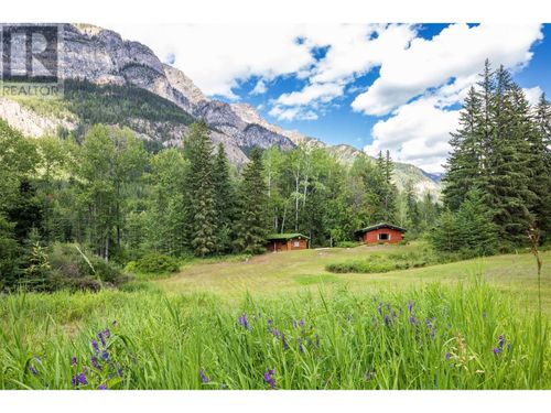 1739 Campbell Rd, Golden, BC, V0A1H7 | Card Image