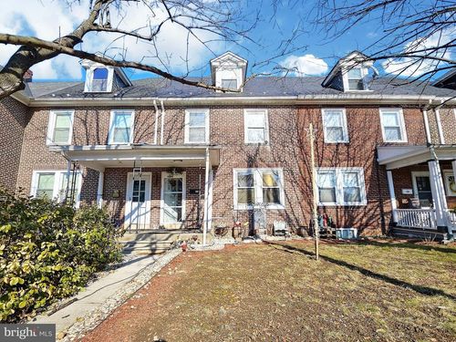 221 Tulpehocken Ave, West Reading, PA, 19611-1109 | Card Image