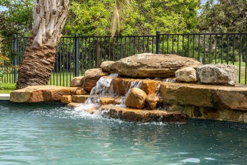 206 Lido St, Lakeway, TX, 78734-5121 | Card Image