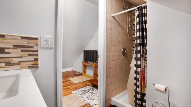 104 Sylvia Ln, House other with 4 bedrooms, 1 bathrooms and null parking in New Hyde Park NY | Image 17