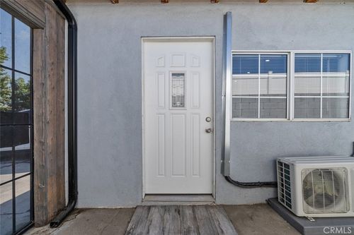 8447 Colbath Ave, Panorama City, CA, 91402-3703 | Card Image