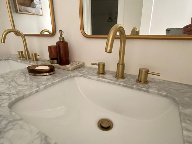 Double vanity | Image 11