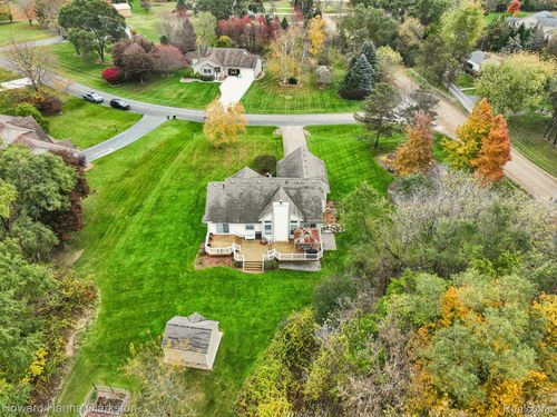 4105 Nancy Ln, White Lake, MI, 48383-1696 | Card Image