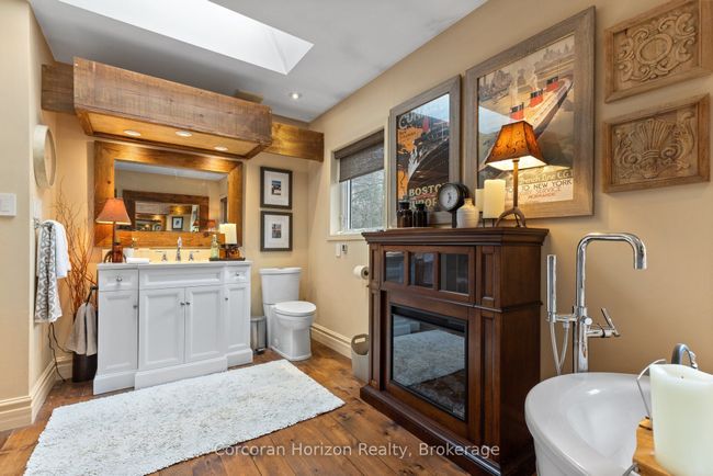 2517 Honey Harbour Rd, House other with 2 bedrooms, 2 bathrooms and 8 parking in Port Severn ON | Image 24