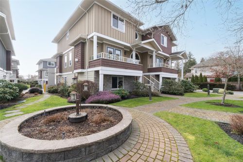 560 Heatherdale Lane, Victoria, BC, V8Z0A4 | Card Image