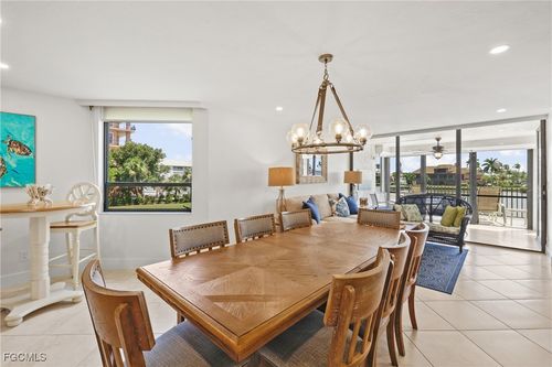 101102-10562 Gulf Shore Dr, NAPLES, FL, 34108-2094 | Card Image