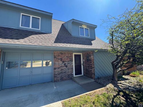 2926 Sw Arrowhead Rd, Topeka, KS, 66614-4143 | Card Image