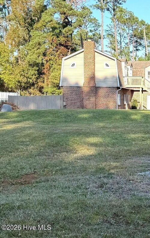 104 Croatan Dr, Newport, NC, 28570-9566 | Card Image