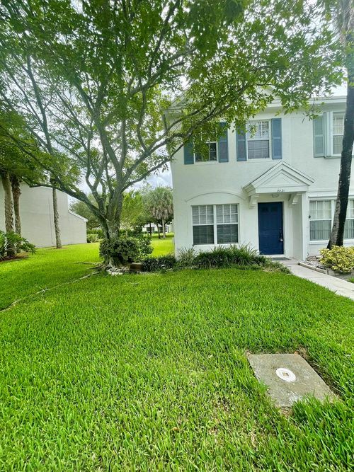 8021-8021 Sanibel Dr, Tamarac, FL, 33321-8876 | Card Image