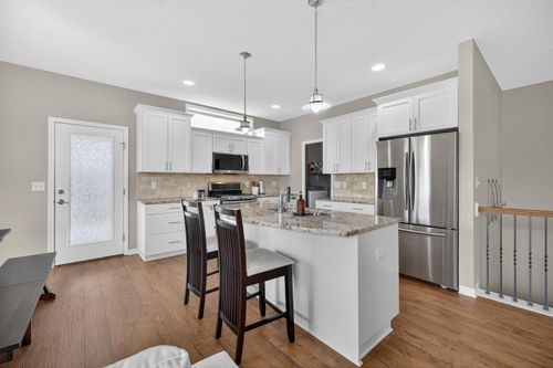 875 Golfview Ave, Zumbrota, MN, 55992-7336 | Card Image