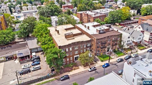 16 Irving St, Newark, NJ, 07104-3566 | Card Image