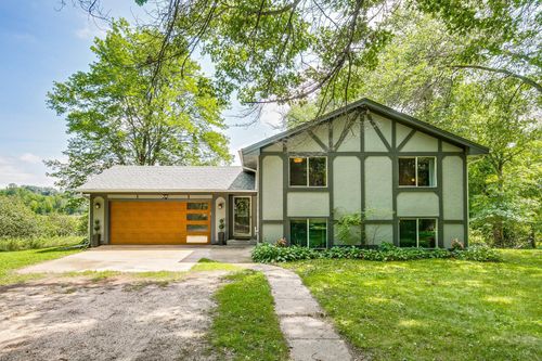 32405 Elk Ct, Stacy, MN, 55079-9214 | Card Image