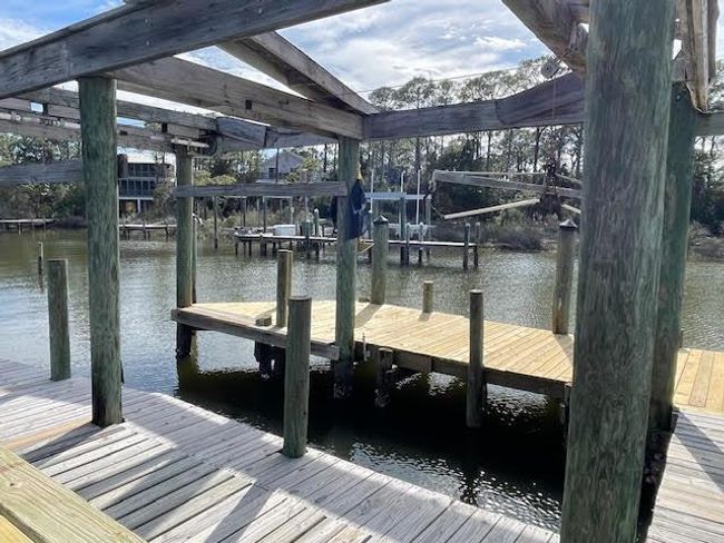 515 W Sawyer St, House other with 3 bedrooms, 3 bathrooms and 6 parking in St. George Island FL | Image 37