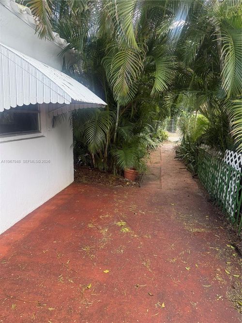 2-2023 Taylor St, Hollywood, FL, 33020 | Card Image