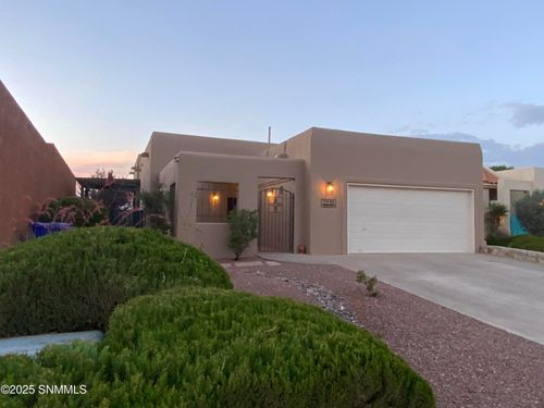 2225 Santa Ana, Las Cruces, NM, 88011-7003 | Card Image