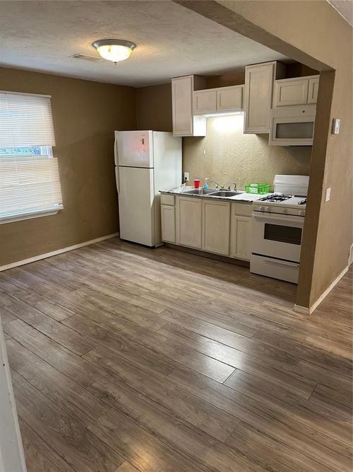 11917 E Britton Rd, Jones, OK, 73049-7430 | Card Image