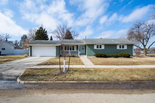 2205 14th St S, Moorhead, MN, 56560-4521 | Card Image