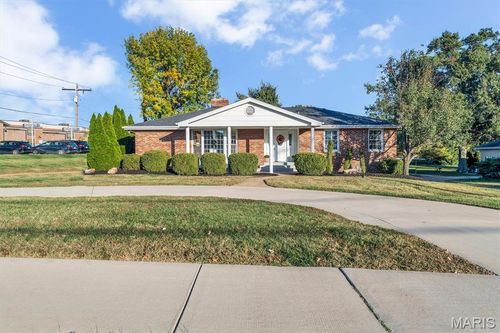 9812 Sappington Rd, Saint Louis, MO, 63128-1255 | Card Image