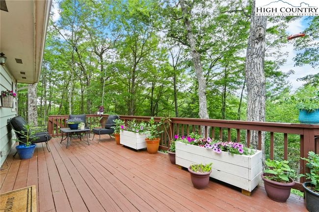 157 Twisted Laurel Ln, House other with 3 bedrooms, 2 bathrooms and null parking in Blowing Rock NC | Image 16