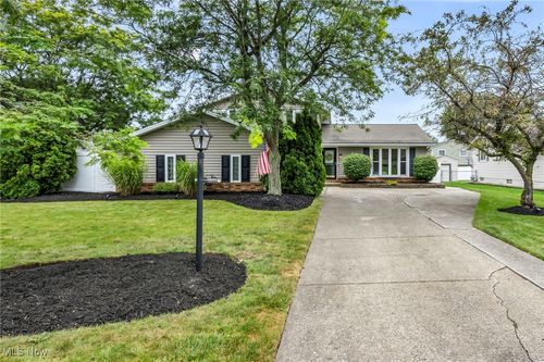 3419 Sturbridge Ln, Brunswick, OH, 44212-1340 | Card Image