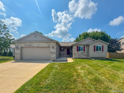 10032 Fox Run Dr, Davison, MI, 48423-1128 | Card Image