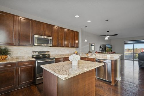 8961 Sw Village Loop, Chanhassen, MN, 55317-8589 | Card Image