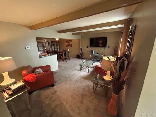 8616 Community Blvd, Warren, MI, 48093-6707 | Card Image