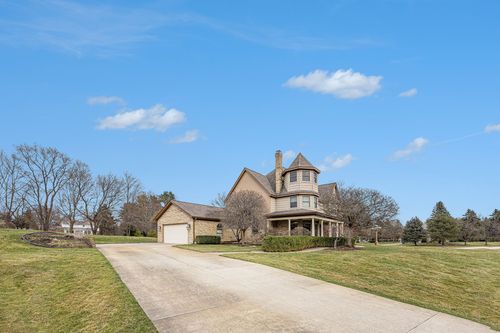 68206 Winchester Ct, Washington Township, MI, 48095-1244 | Card Image