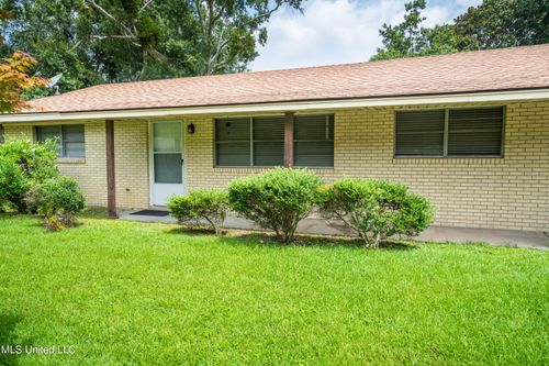 2528 Meadow Rd, Biloxi, MS, 39531-2812 | Card Image