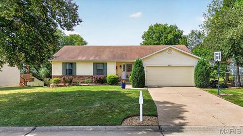 3037 Valley Vista Dr S, Saint Peters, MO, 63376-7162 | Card Image