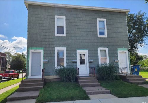 2001 W 6th St, Davenport, IA, 52802-1012 | Card Image