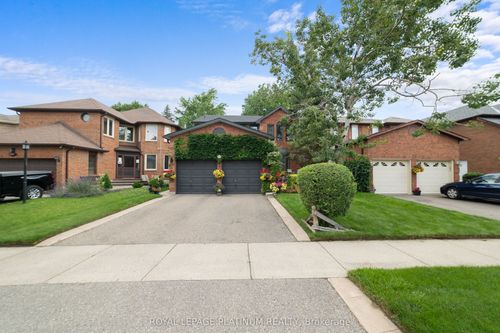 77 Lord Simcoe Dr, Brampton, ON, L6S5H1 | Card Image