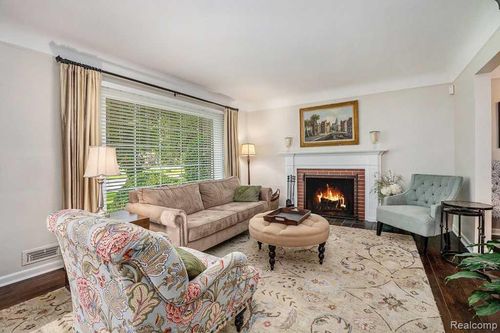 32457 Sheridan Dr, Beverly Hills, MI, 48025-4255 | Card Image