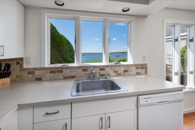 70 Pepperrell Rd, House other with 4 bedrooms, 3 bathrooms and null parking in Kittery Point ME | Image 14
