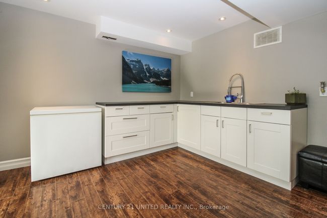 2046 Meadowview Rd, House other with 4 bedrooms, 3 bathrooms and 4 parking in Peterborough ON | Image 28