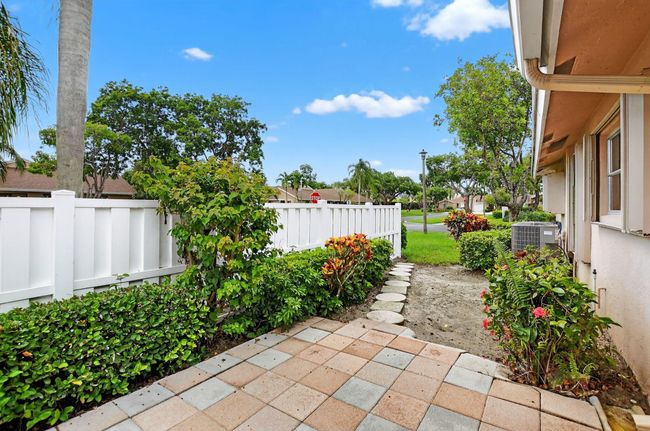 8129 Springtree Rd, Condo with 2 bedrooms, 2 bathrooms and null parking in Boca Raton FL | Image 31