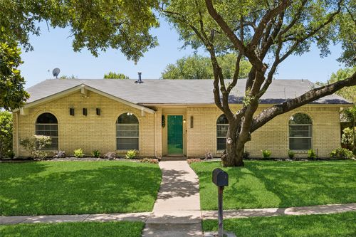 9235 Rolling Rock Ln, Dallas, TX, 75238-2902 | Card Image