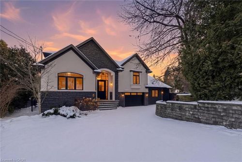 1316 Dundas St, Burlington, ON, L7P0S6 | Card Image