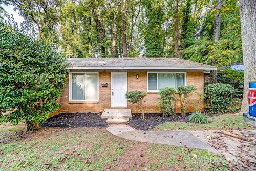 623 Blendwood Dr, Charlotte, NC, 28215-2024 | Card Image
