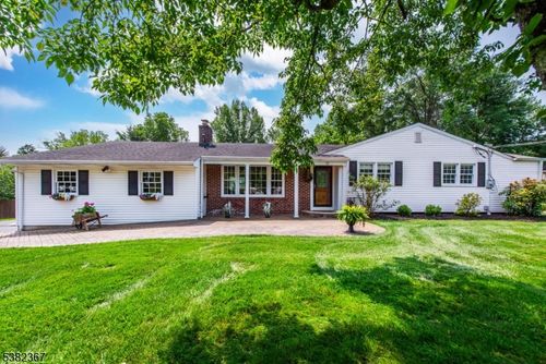 17 Sun Rd, Basking Ridge, NJ, 07920-2814 | Card Image