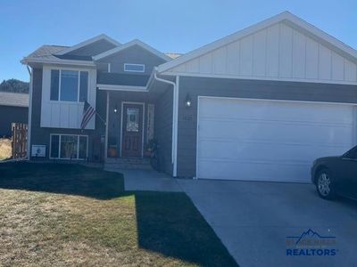 1065 Quinn Drive, House other with 4 bedrooms, 2 bathrooms and null parking in Hill City SD | Image 2