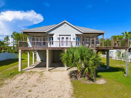 327 Bradford St, Saint George Island, FL, 32328-2447 | Card Image