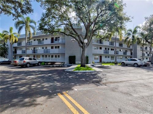 c209-8305 Nw 61st St, TAMARAC, FL, 33321-4284 | Card Image