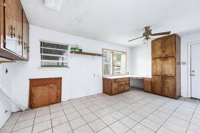 49 Robin Dr, House other with 3 bedrooms, 2 bathrooms and 2 parking in Alvin TX | Image 14