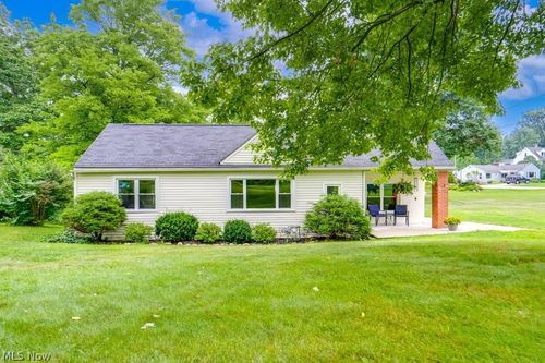 4033 State Rd, Coventry Township, OH, 44319-2738 | Card Image